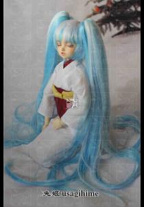 WIG C-miku White and blue